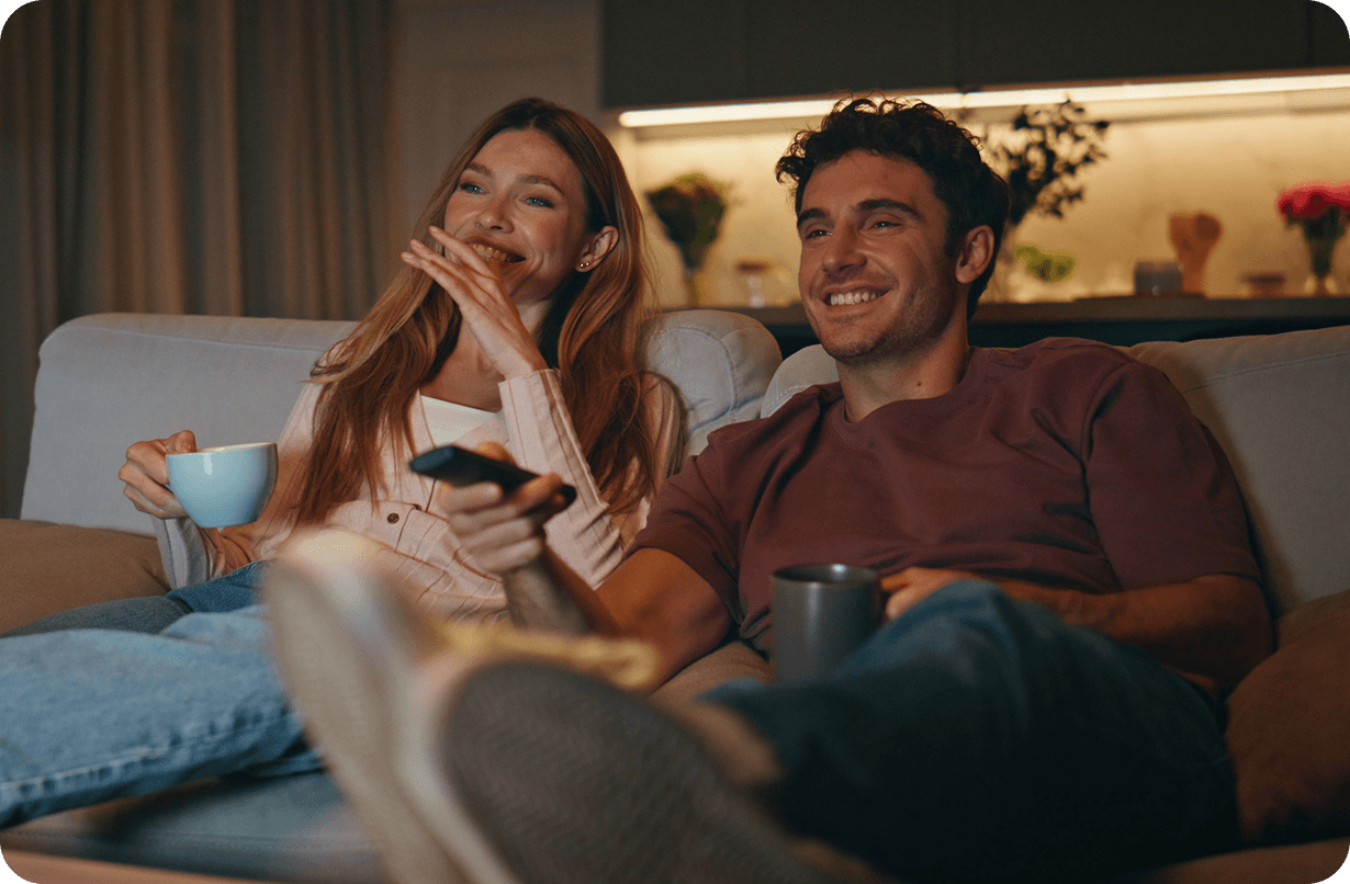 couple watching tv 